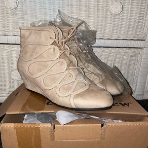 Comfort View booties wide fit